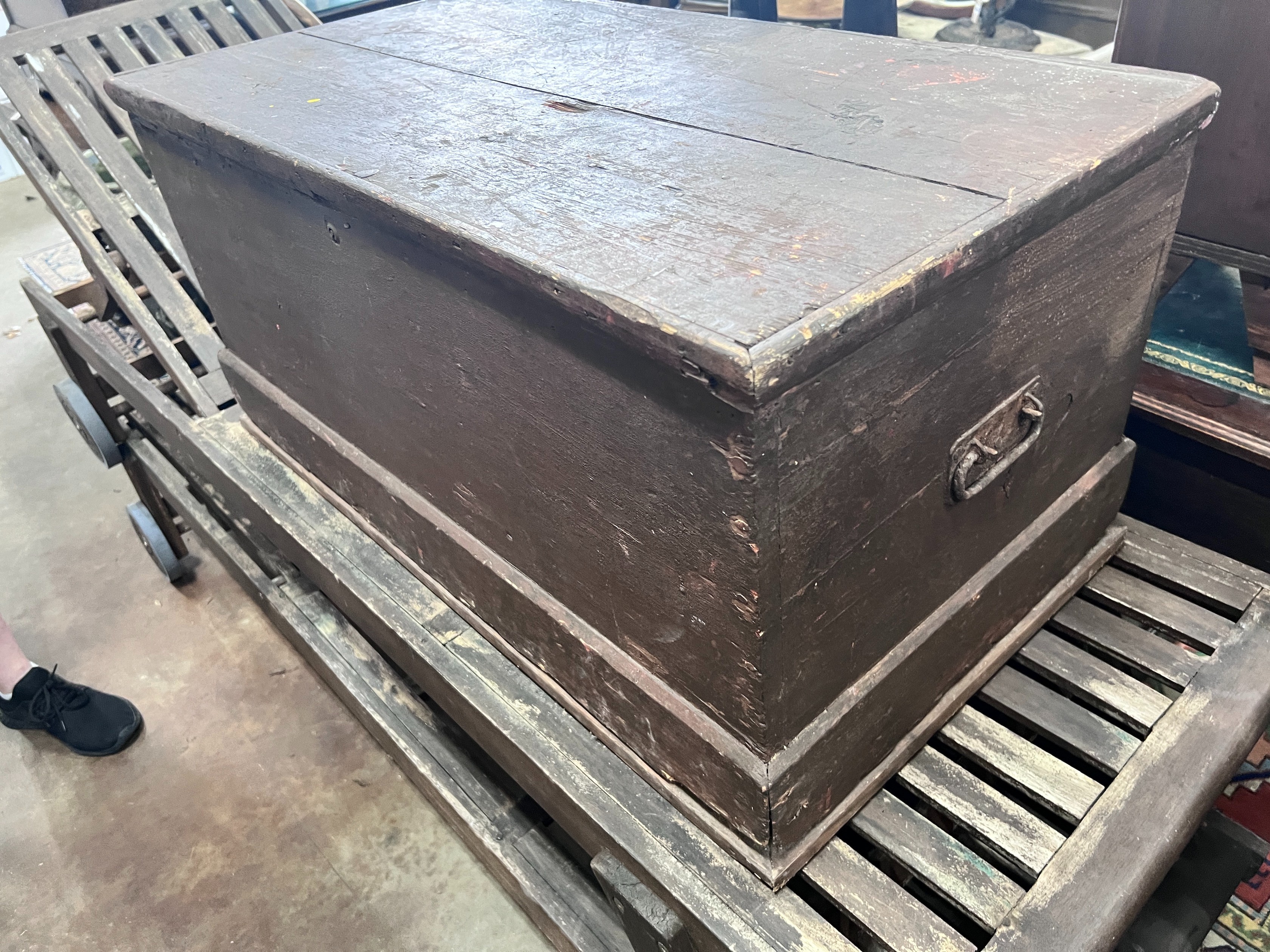 A stained and painted pine trunk, width 92cm *Please note the sale commences at 9am.
